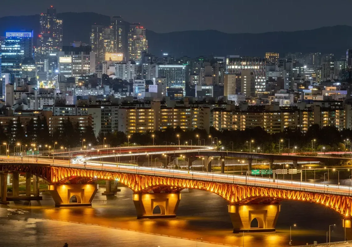 A night view of bridges in Seoul